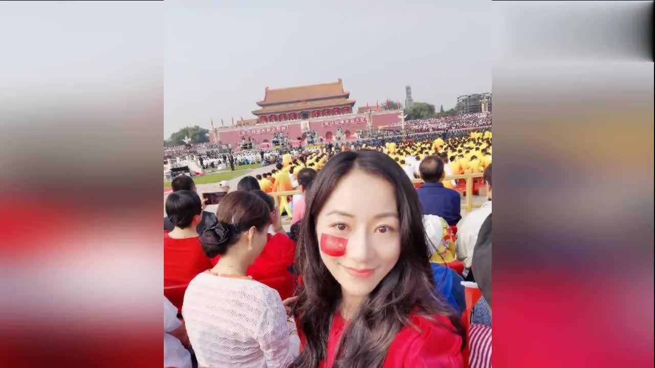 韩雪晒爷爷奶奶胸前挂满功勋章证明自己红三代身份