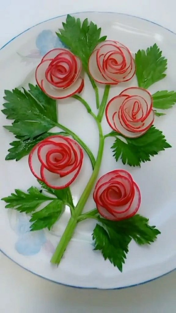 萝卜做的玫瑰花摆盘真是美爆了