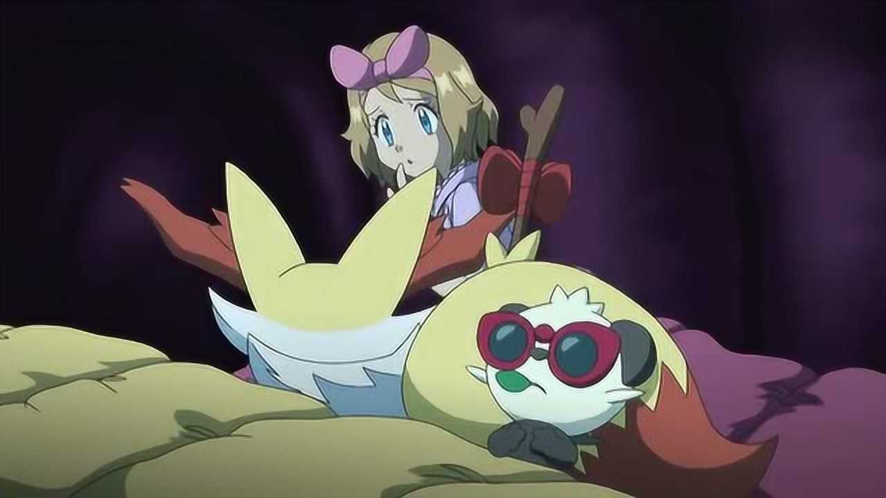 精灵宝可梦莎莉娜深夜发现了伊布这孩子带着花环正在跳舞呢