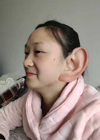 这么大的耳朵掏耳屎可以直接用勺子了这特效有点过分了