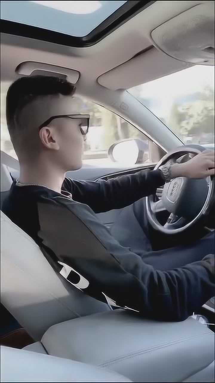 男女司机开车的姿势反差就是这么大太逗了