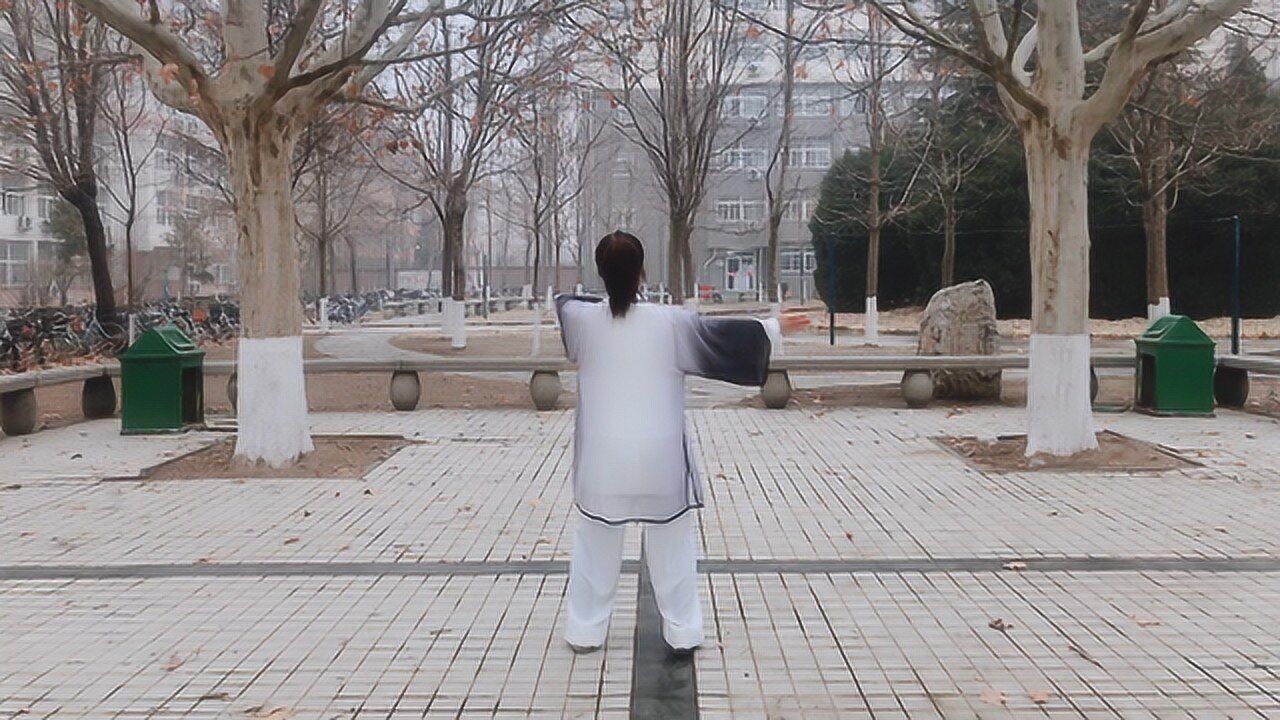 华北科技学院体育部——太极(背面示范)