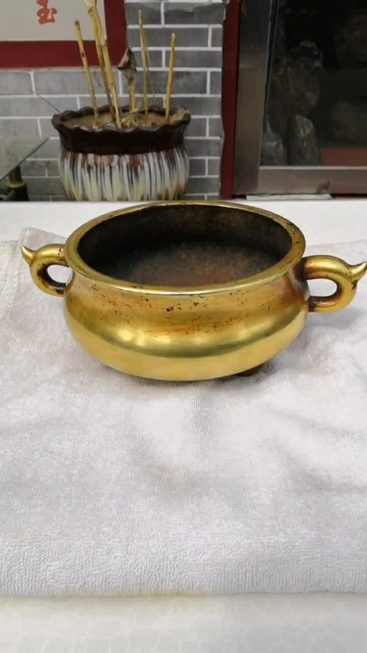 和尚化缘用的碗我仔细一看还是纯铜的呢