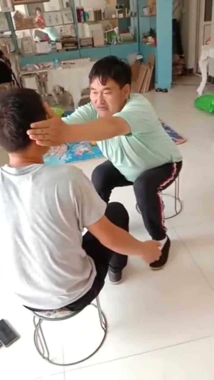 大衣哥还会双风贯耳原来还是个武林高手