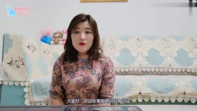 “手牵手,一起走”双胞胎女儿的暖心举动,感动无数网友