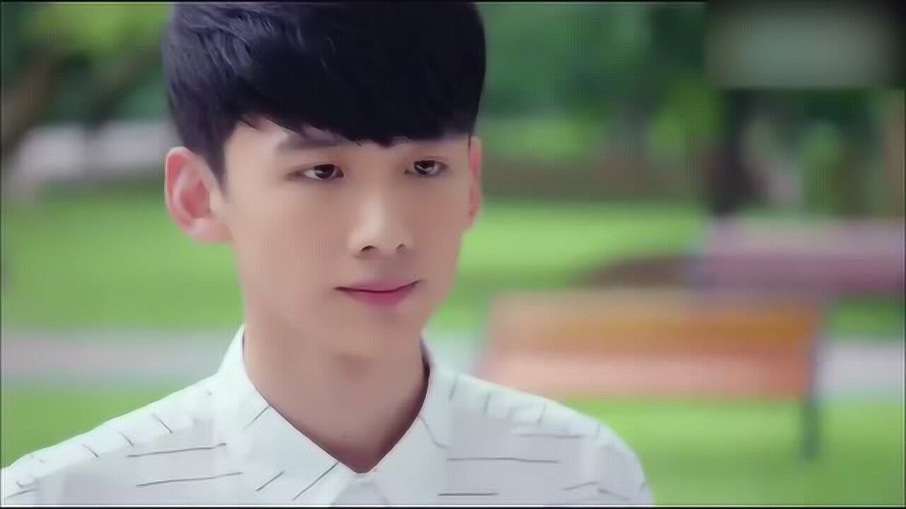 旋风少女白敬亭硬撩胡冰卿害的女孩一脸娇羞的跑开