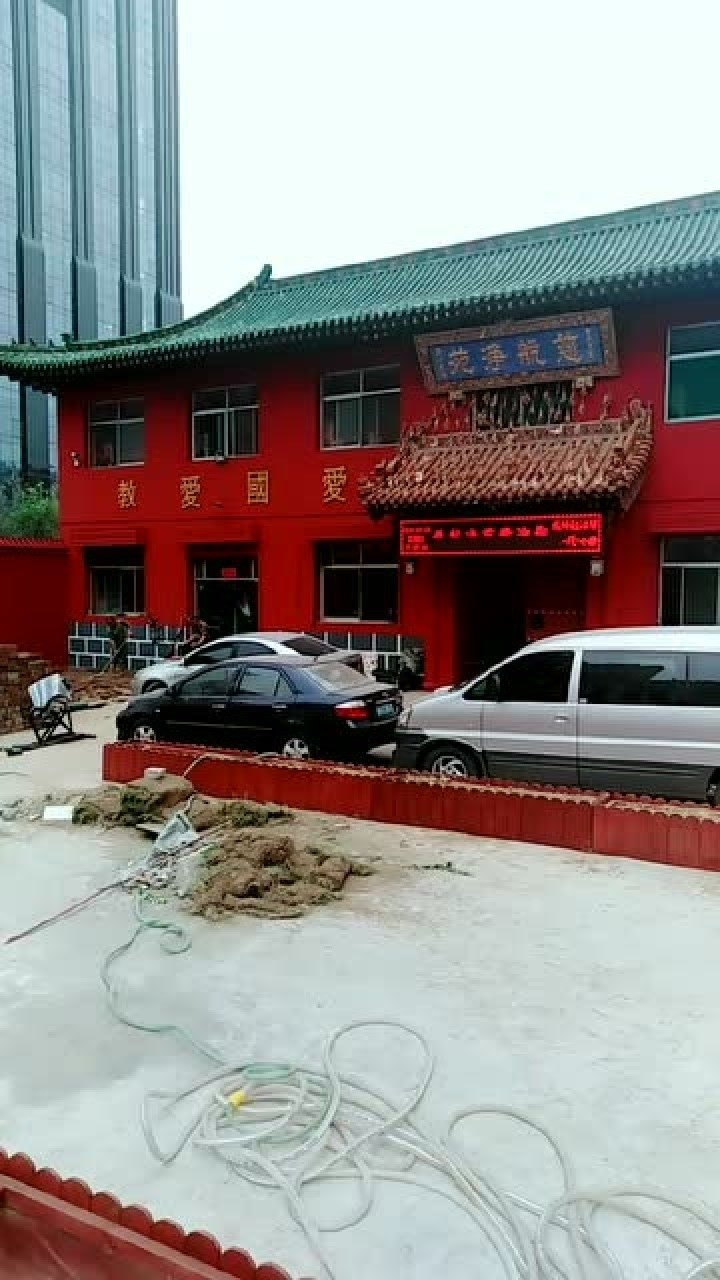 这就是太原 直播太原 到了太原长风桥东慈航净苑了 看看全景