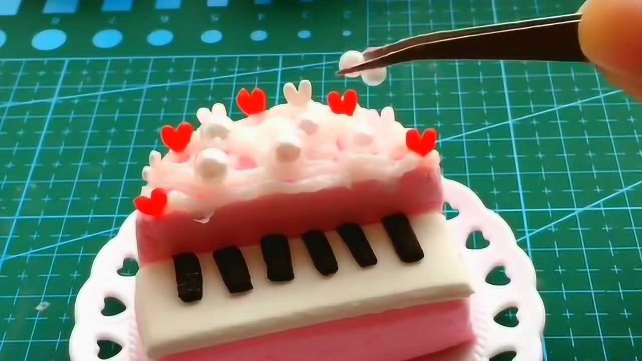 闺女想要一架钢琴,手巧的我用超轻粘土做了一架钢琴,好看吧?