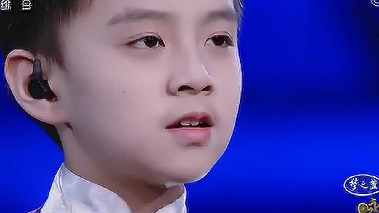 梨花颂少年"王泓翔舞台即兴唱《墨梅》,震撼全场!