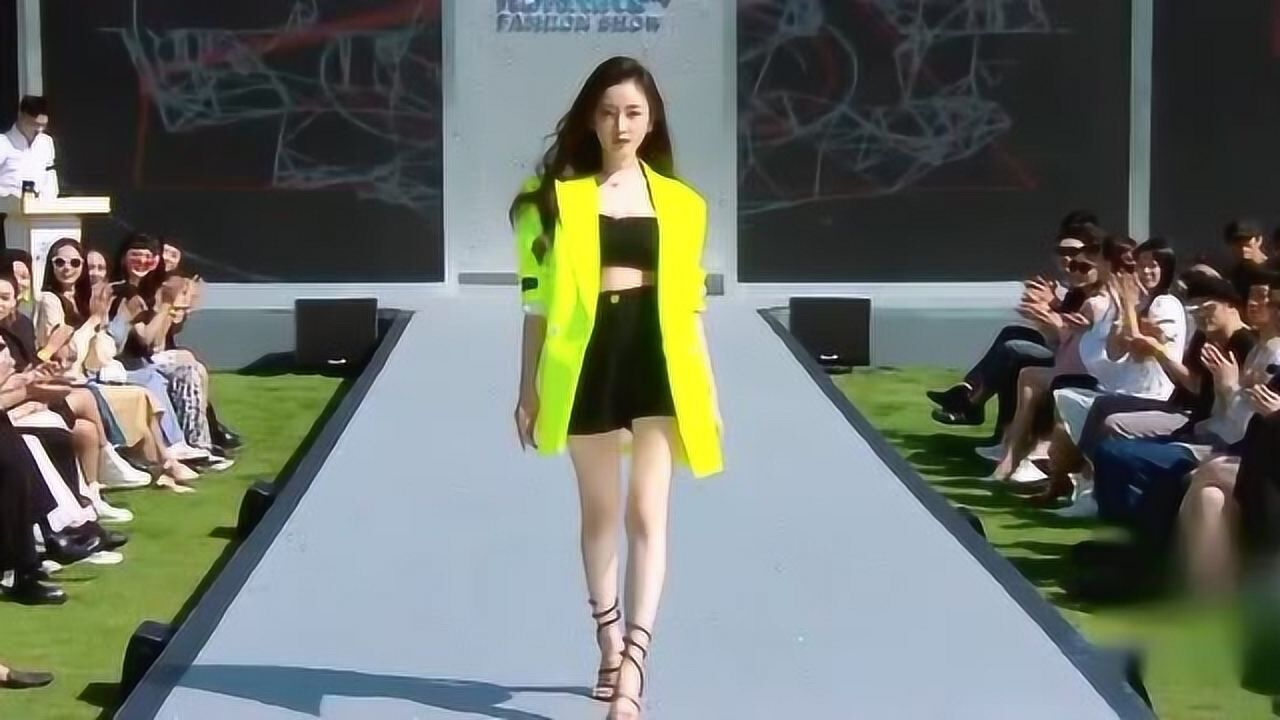 奔跑吧张天爱的t台秀太美了蔡徐坤羞到要和郭麒麟钻进地洞里