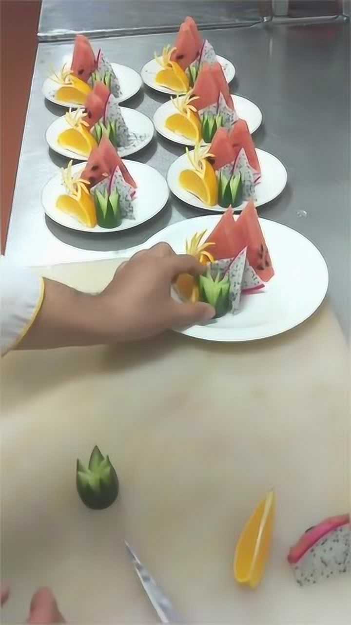 五星级的一人份果盘,就这么一点特别贵,原来是这么切的