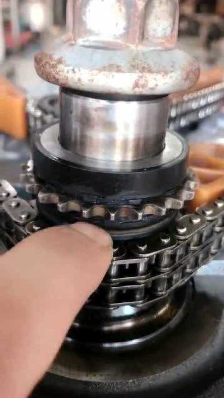 奔驰272发动机更换正时链条时要注意以下几点