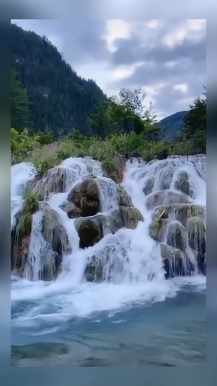 九寨沟双龙海瀑布