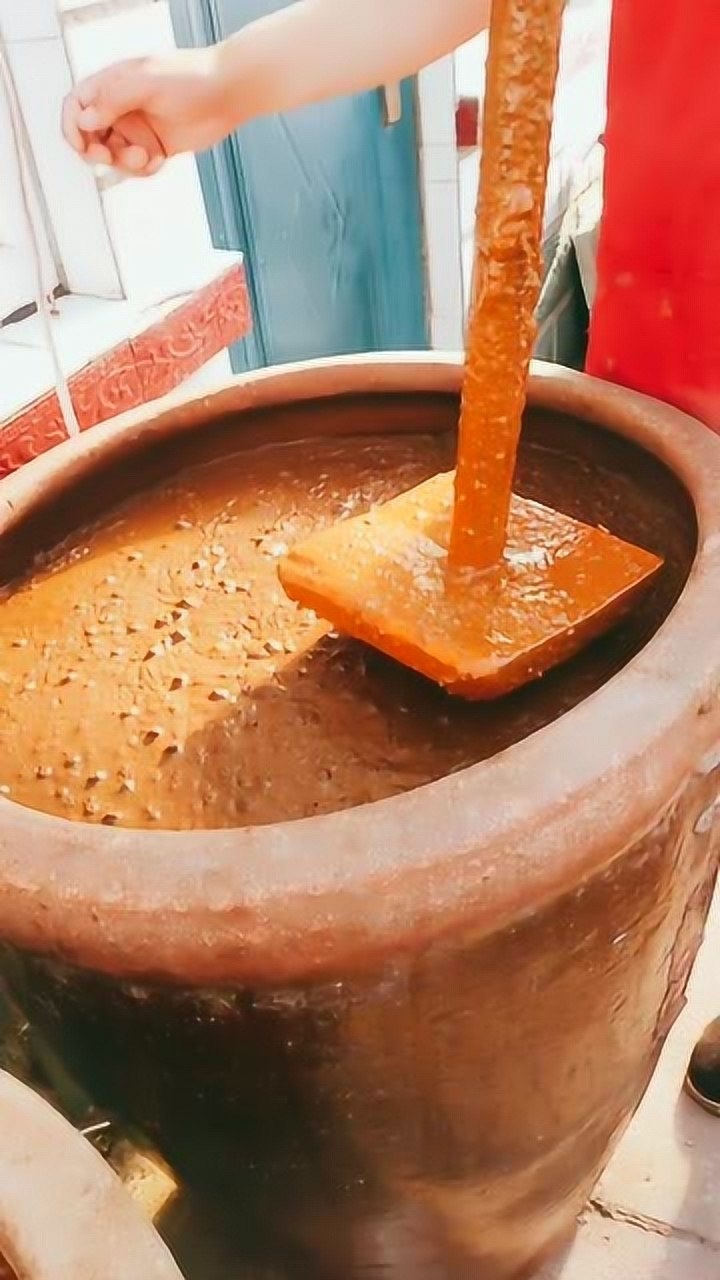 东北蘸酱菜的灵魂东北大酱就是好一耙子下去直冒泡