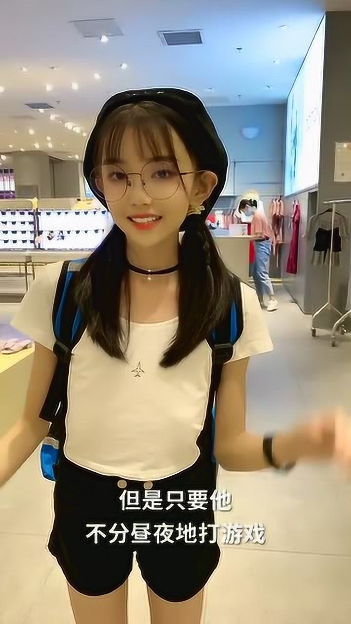 童模宋小睿模仿陈逗逗,模仿得简直太像了,小姑娘太有才了!