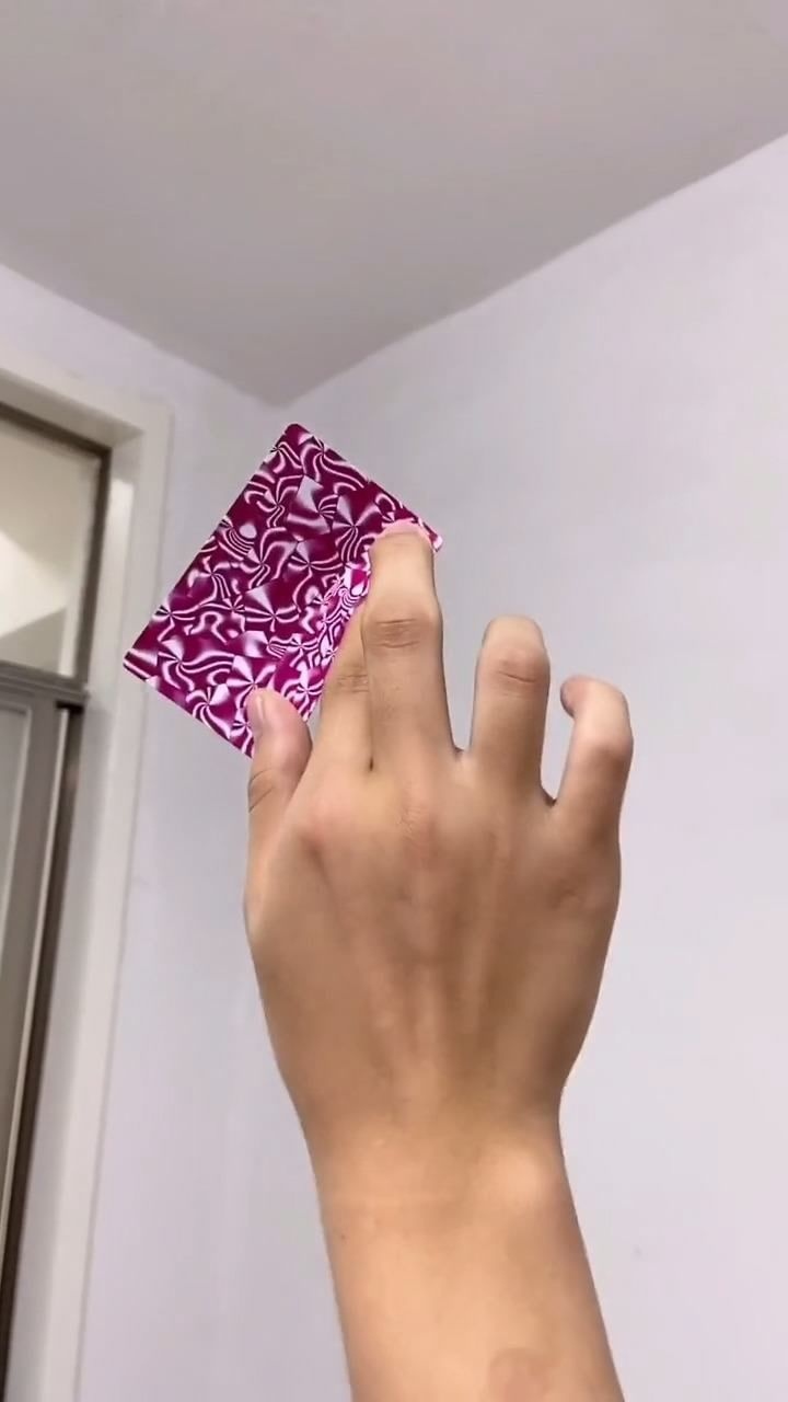 这招单手回旋飞牌,七天七夜就能学会