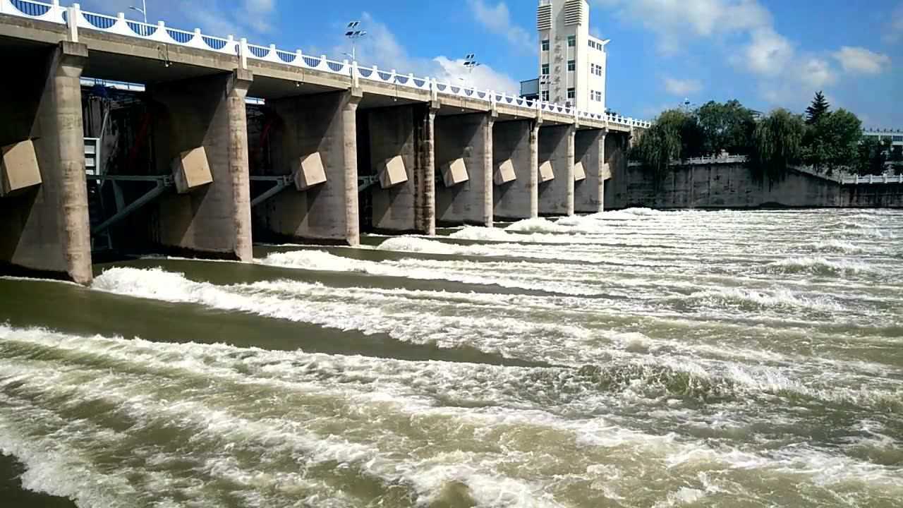 石樑河水庫洩洪閘洩洪2000流量