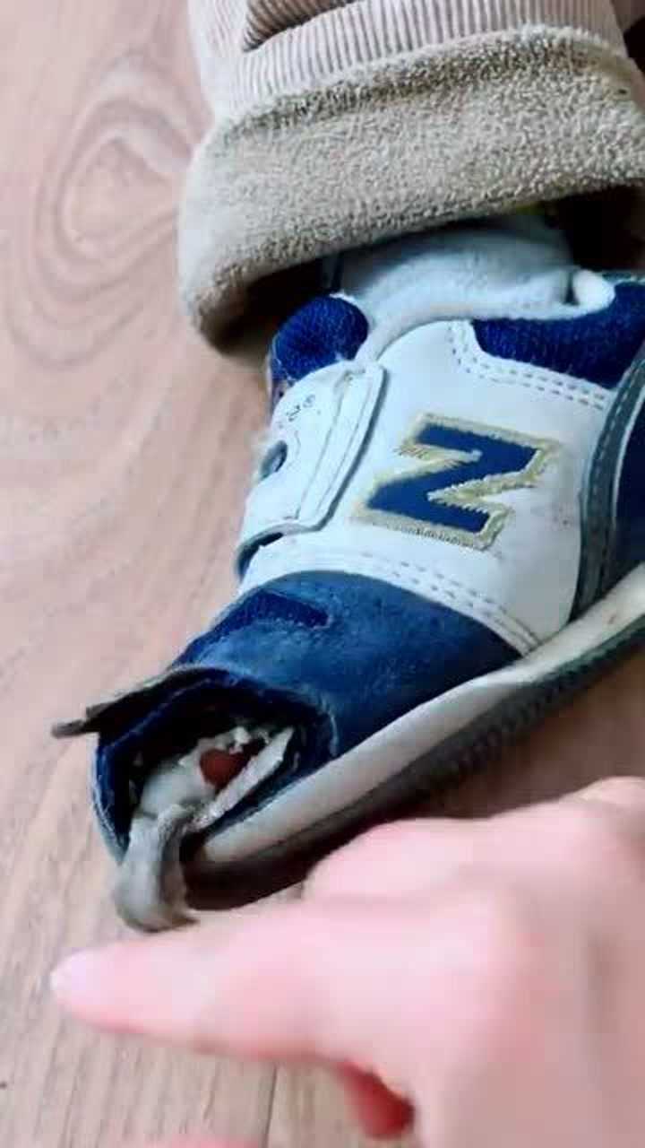 儿子第一次玩扭扭车,回家后鞋就成了这样,以后还能不能玩了?_腾讯视频