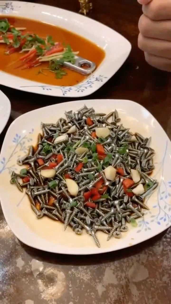 大佬聚餐喝酒,上了四道硬菜,看完都傻眼了!