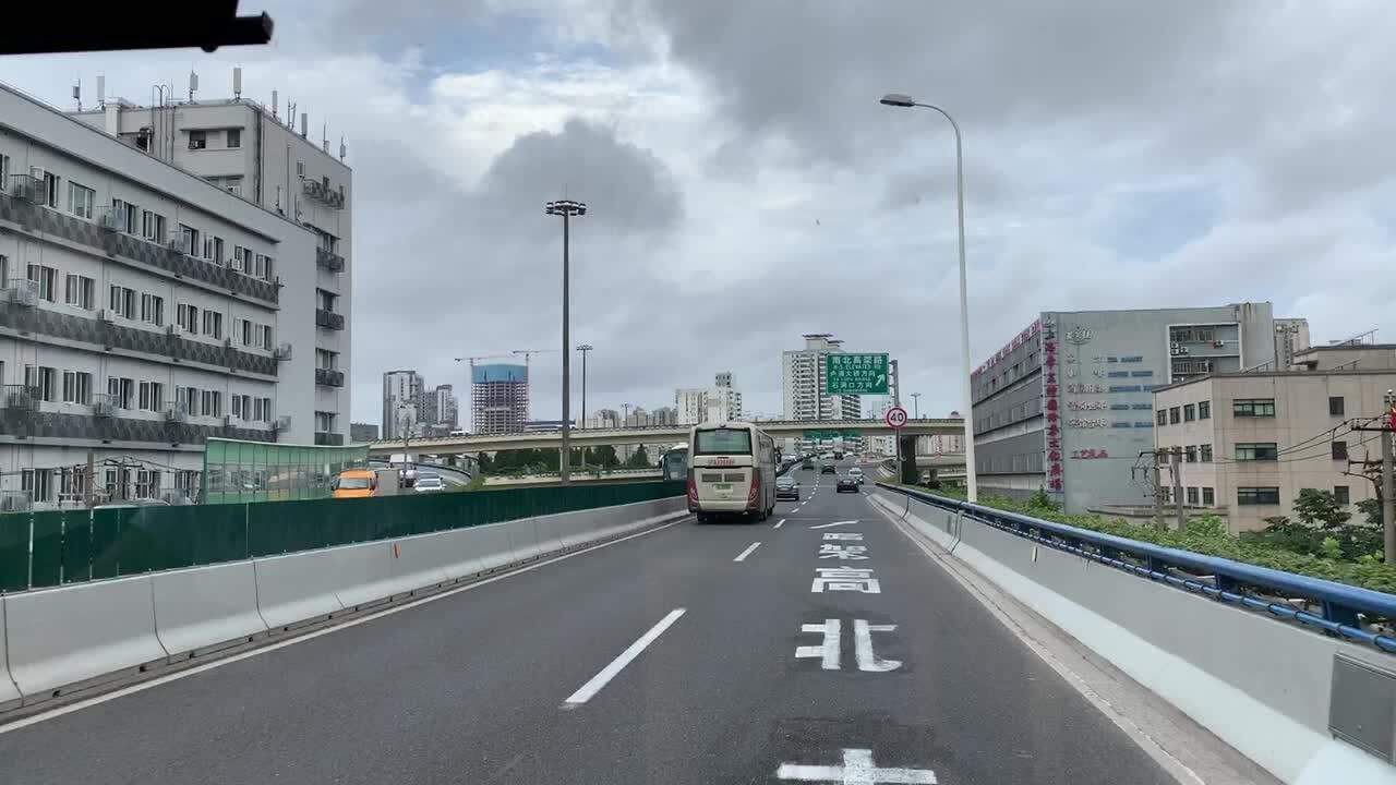 31 早上6点12分 上海952b路公交车 同济路泰和路—逸仙高架—内环