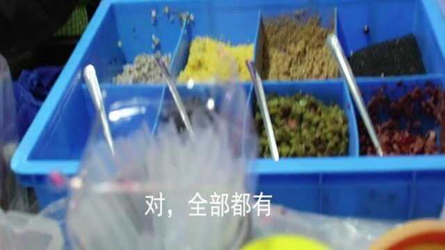 街拍美食莲子八宝粥,90后姑娘1人撑起小吃摊,一小时卖100多杯!