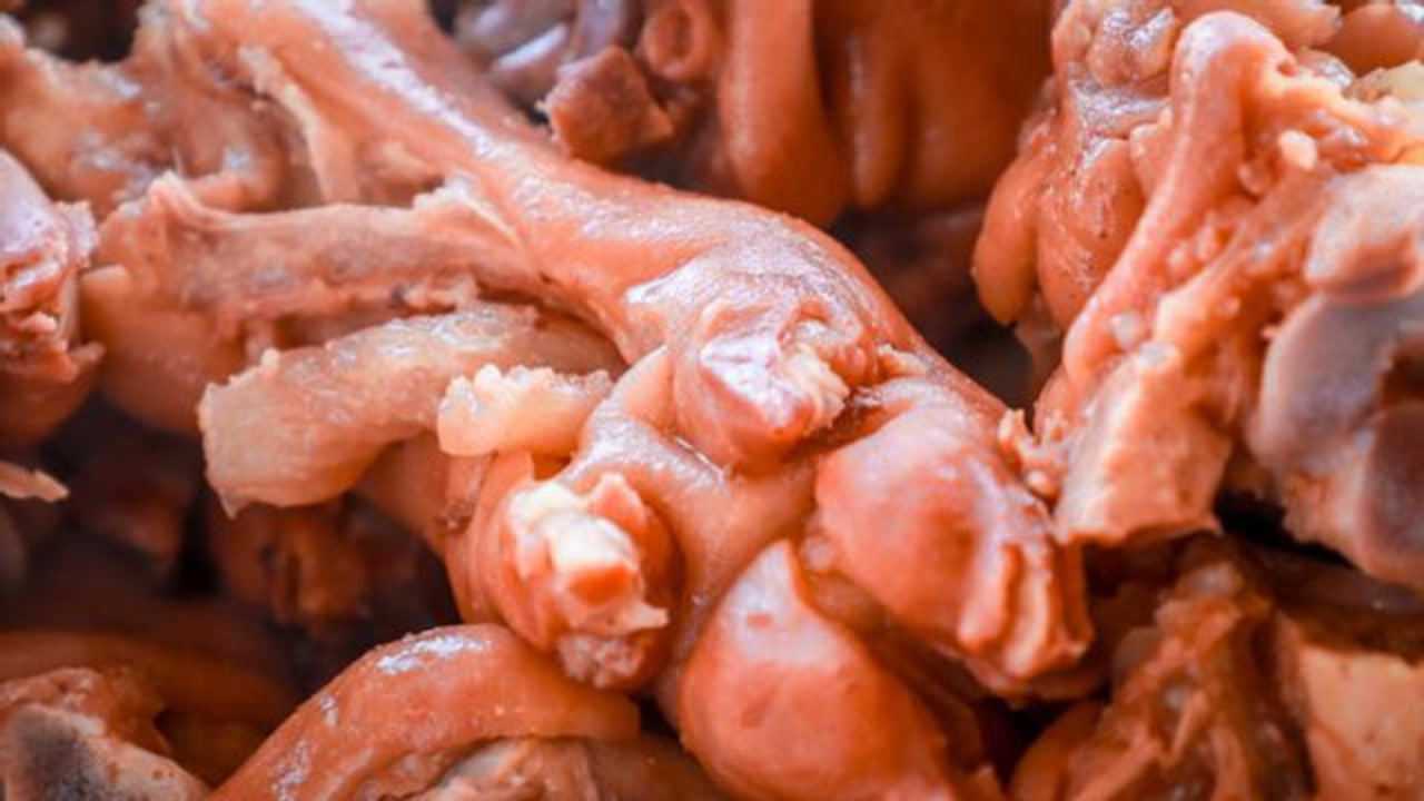 传承百年的邓城叶氏猪蹄,秘制三不沾配方,食客吃完还要打包