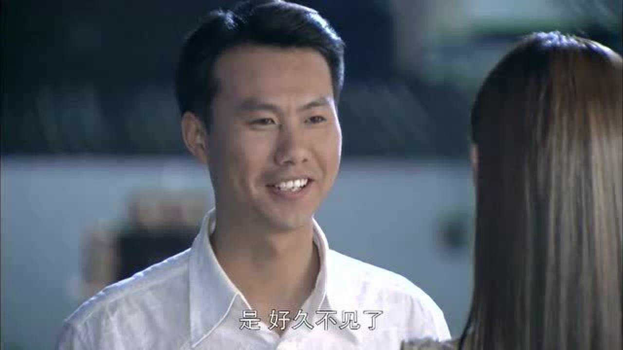 美丽重生楚旭涵在外面碰到了秦忠良向他道出了苦水他带她来到酒吧喝酒