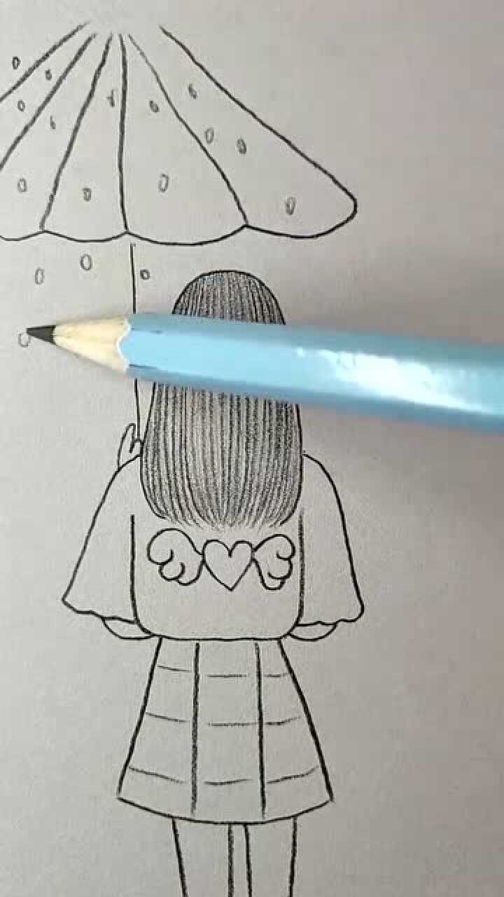 小女孩在雨中撑伞背影有点落寞的感觉