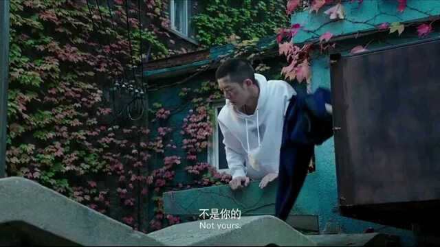 四目相对的那一刻,是最尴尬的