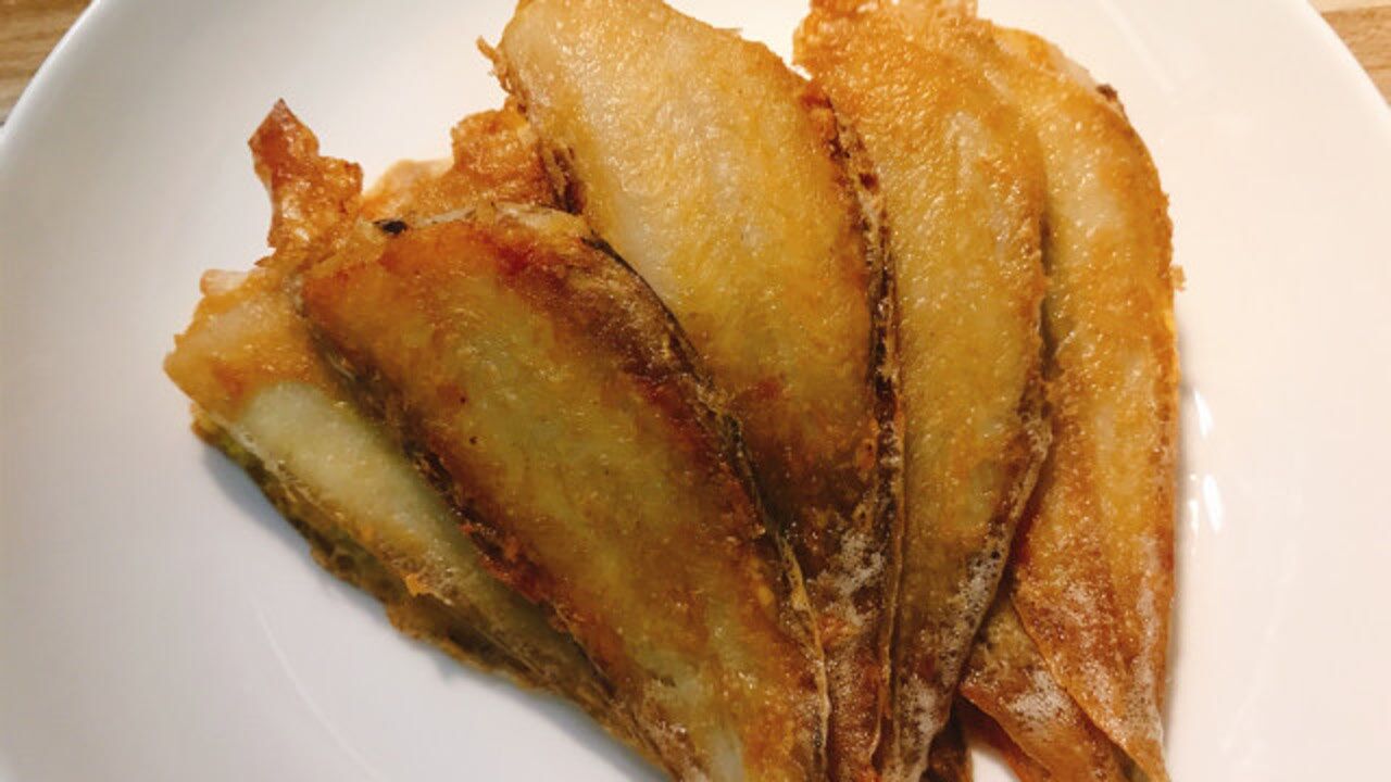 潮汕家常菜香煎踏板鱼只需放盐和鸡蛋液外酥里嫩吃起来太香了