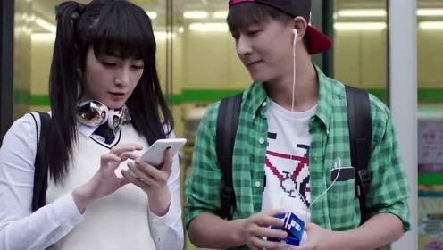 《解码游戏》：李浩铭超市购物，帮陌生女孩解决手机问题，获得联系方式