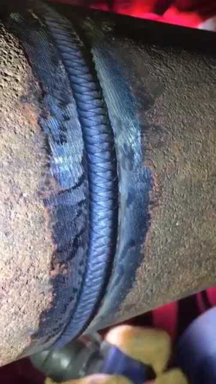 工地上新来的电焊工,看看这焊接技术,老板决定收他吗?