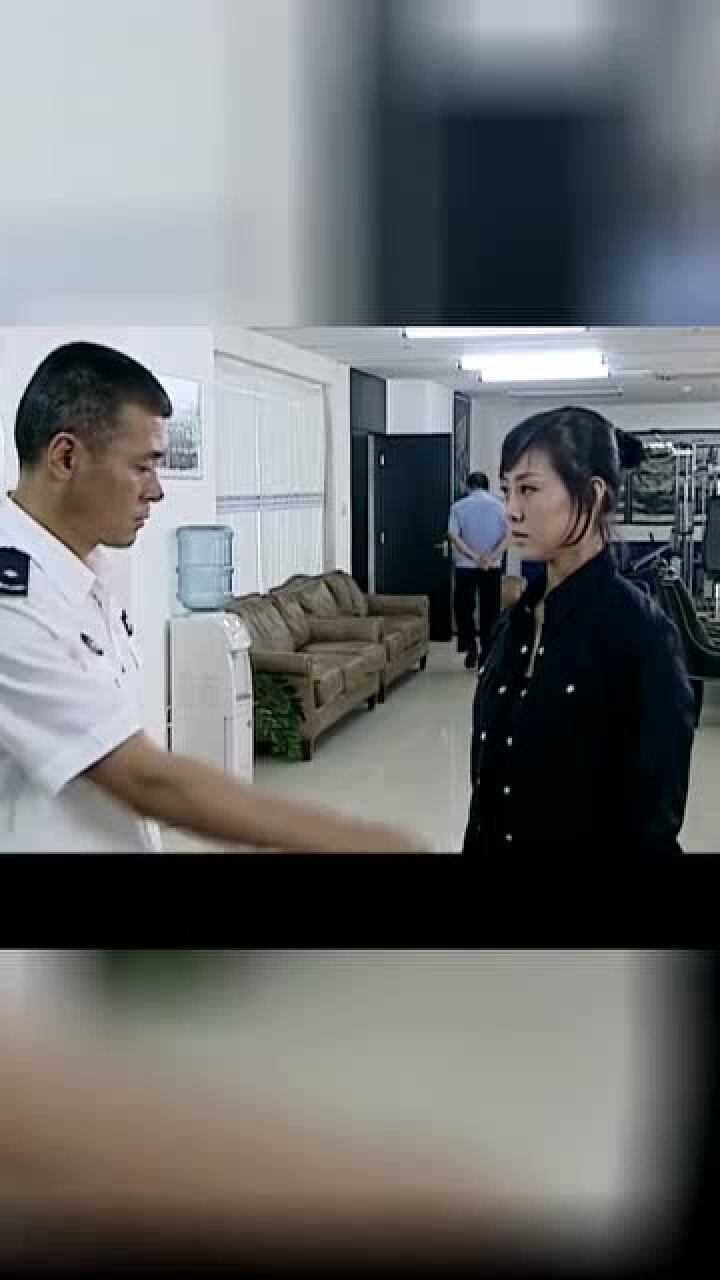 警中英雄丁洛山开导雷茜学雷茜警官证带法逗笑雷茜