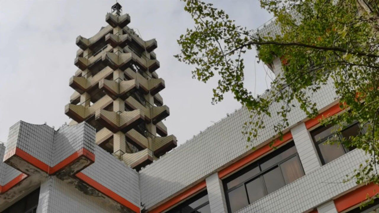 佛图关白骨塔,埋葬了上万重庆大轰炸死难者,方圆3公里很阴森