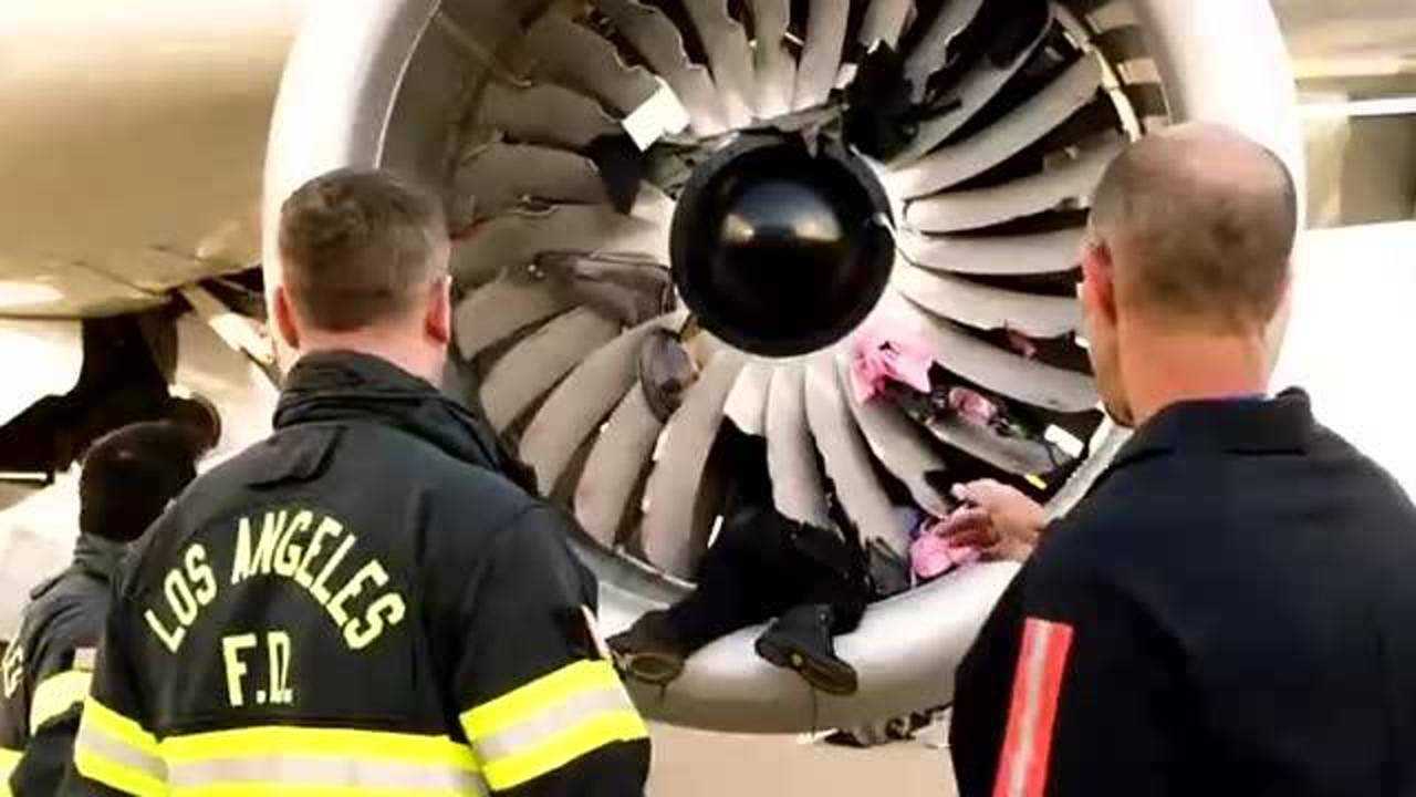 工作人员被卷入飞机发动机居然毫发无损运气也太好了