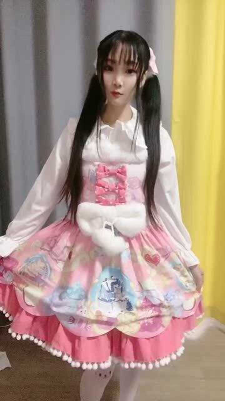 萝莉：双马尾为你比心喜欢吗_高清