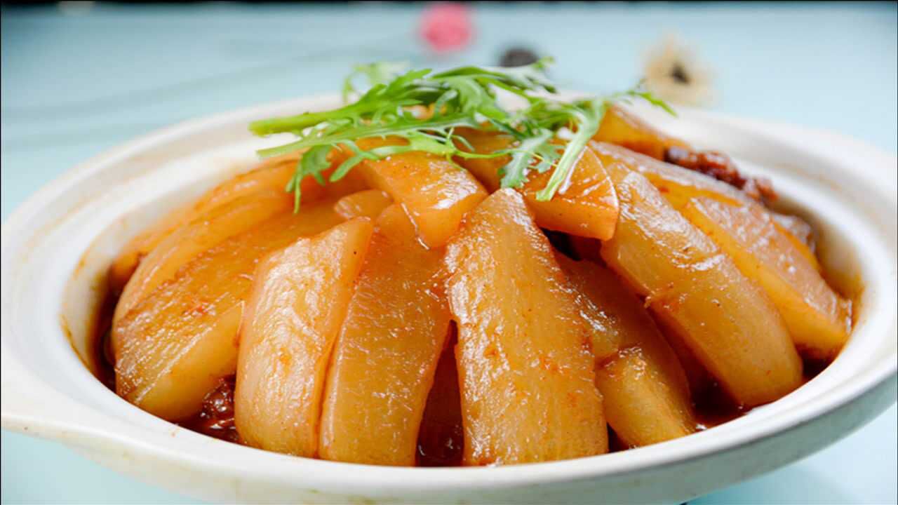 萝卜筒骨煲超火爆,难点在配方,煮多久烂而不散,大厨抖个底朝天