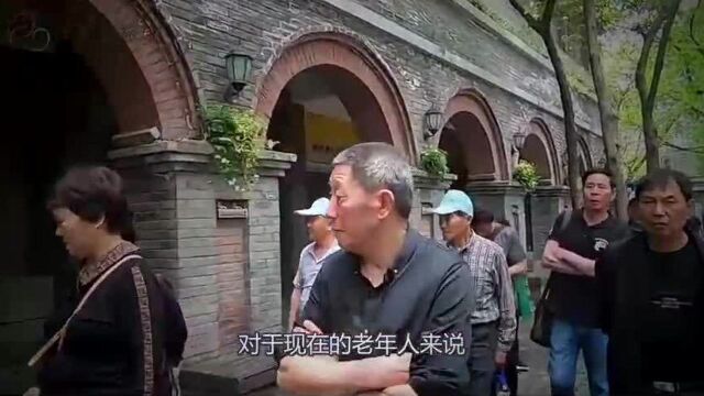 老年团为何价格那么低?旅行团要怎么赚钱,网友:其实套路很深