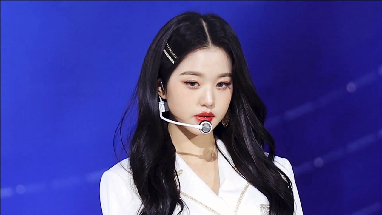 izone张元英人歌《sequence》怼脸直拍,妹妹太美了