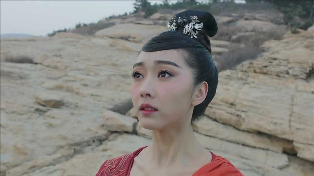 灵魂摆渡中的古装美女戏腔一出孟婆琥珀回眸一笑百媚生