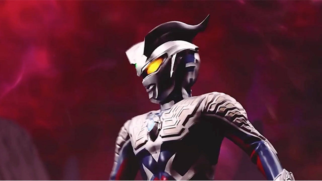 终极赛罗闪耀型登场