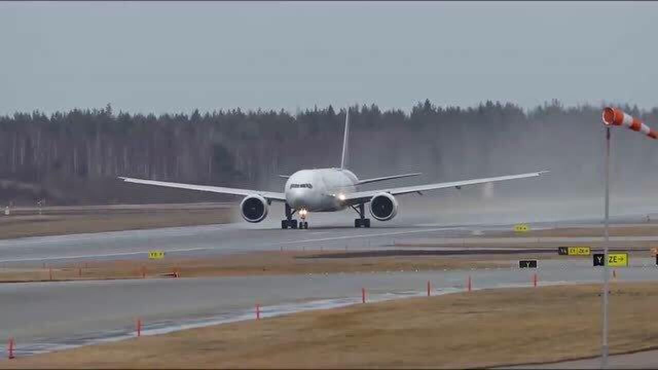 波音777vs波音 787起降对比!