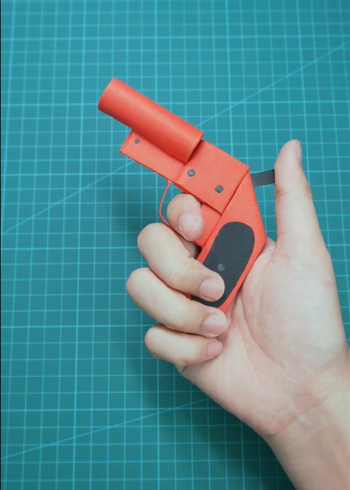 你知道信号枪有什么用吗自己动手用纸做一把