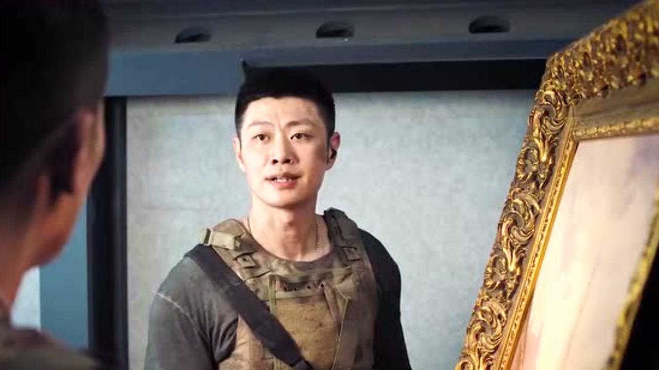 李二牛愣头愣脑拆弹拆弹专家吓得一脸汗水