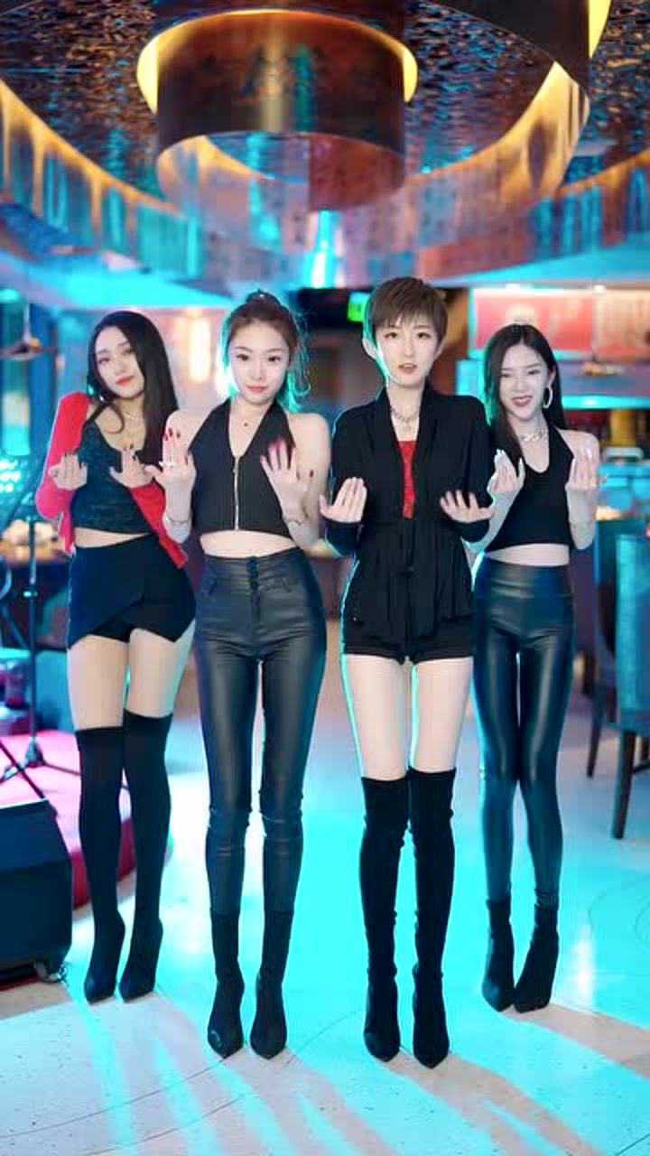 哈哈哈哈姐就是女王奈奈兔·巢青年心心·巢青年珊珊·巢青年