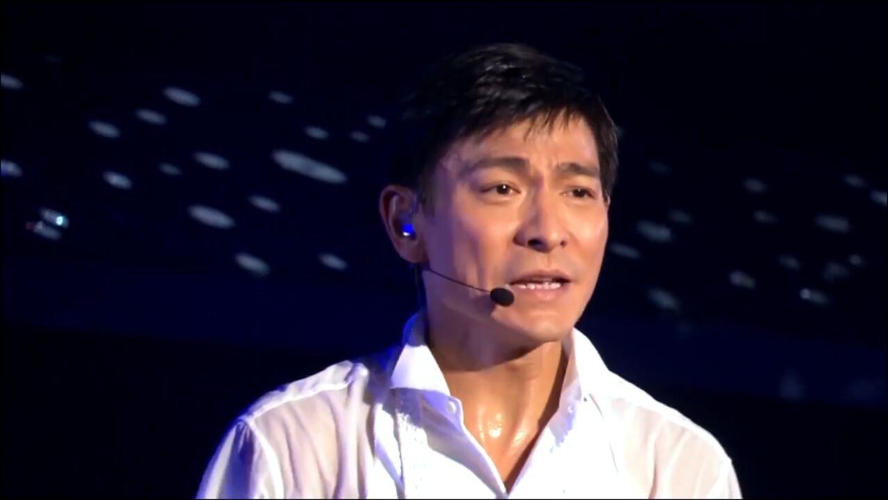 刘德华空降央视春晚舞台演唱恭喜发财开口喜庆十足