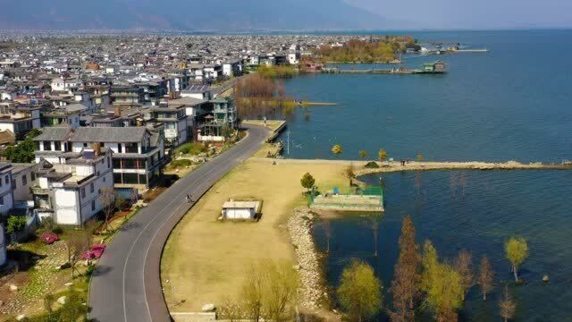 航拍大理洱海,洱海生态廊道生久村