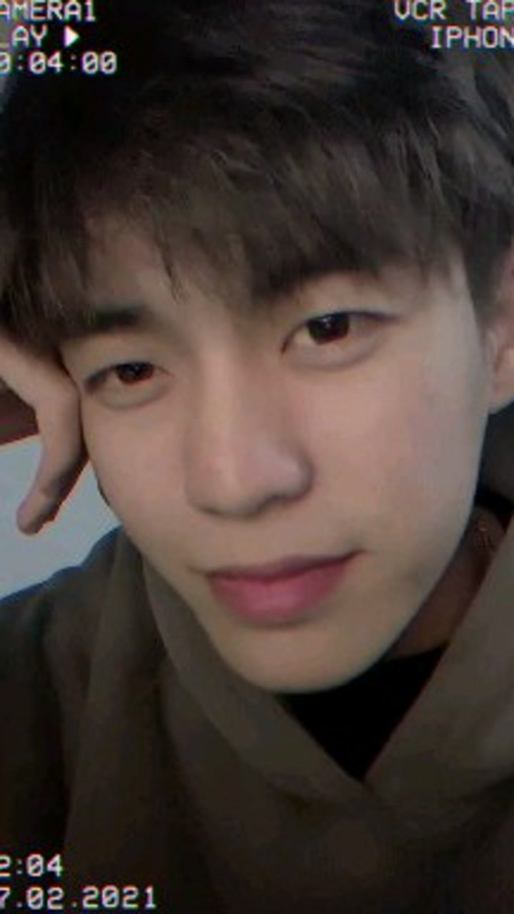 来自帅哥余庆伟的wink～这谁顶得住啊