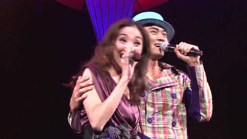 张智霖和许秋怡再唱经典《现代爱情故事》好听至极！