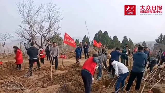 ︱我为家乡增绿植 携手共建青年林 淄博举行青少年植树活动